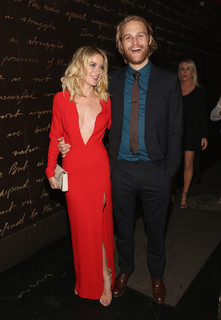Meredith Hagner feet photo 9