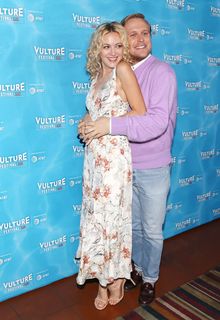 Meredith Hagner feet photo 9