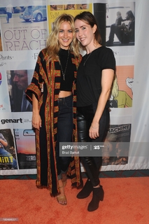 Meredith Hagner feet photo 17
