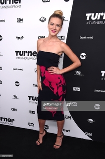 Meredith Hagner feet photo 12