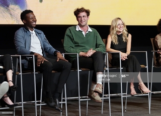 Meredith Hagner feet photo 20