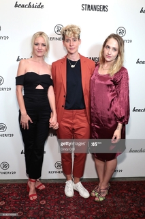 Meredith Hagner feet photo 7
