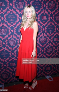 Meredith Hagner feet photo 4