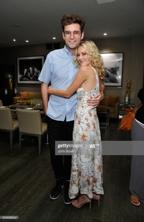 Meredith Hagner feet photo 2