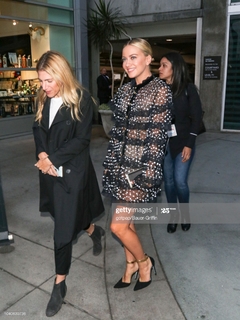 Meredith Hagner feet photo 15