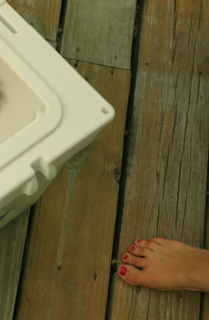Meredith Hagner feet photo 1