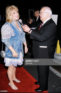 Meredith MacRae feet photo 5