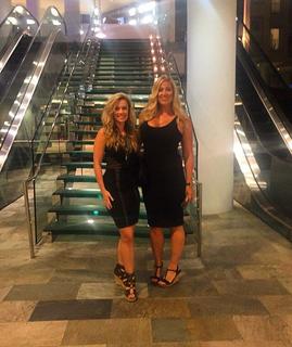 Meredith Marakovits feet photo 13
