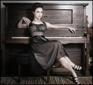 Meredith Molinari feet photo 2