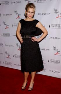 Meredith Monroe feet photo 4
