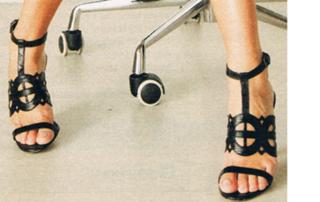 Merel Westrik feet photo 11