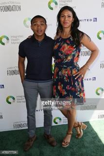 Merle Dandridge feet photo 1