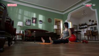 Merve Bolugur feet photo thumbnail