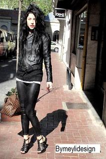 Merve Bolugur feet photo thumbnail