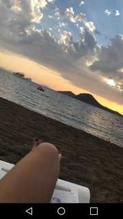 Merve Bolugur feet photo thumbnail