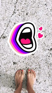 Merve Bolugur feet photo thumbnail