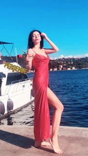 Merve Bolugur feet photo thumbnail