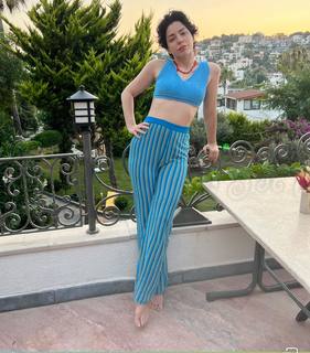 Merve Bolugur feet photo thumbnail