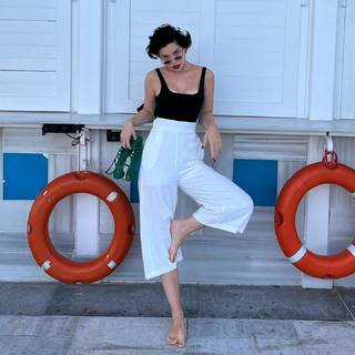 Merve Bolugur feet photo thumbnail