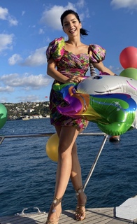 Merve Bolugur feet photo thumbnail