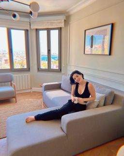 Merve Bolugur feet photo 17