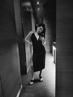 Merve Bolugur feet photo 1