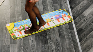 Merve Niemann feet photo thumbnail