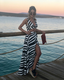 Merve Oflaz feet photo 3