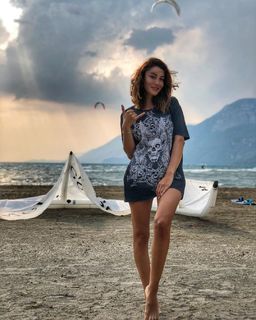 Merve Oflaz feet photo 1