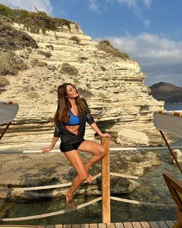 Merve Oflaz feet photo 3