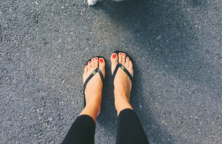 Merve Toy feet photo 17