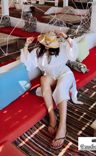 Merve Toy feet photo 1