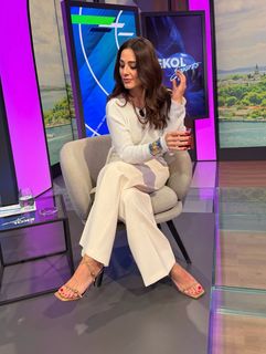 Merve Toy feet photo 12
