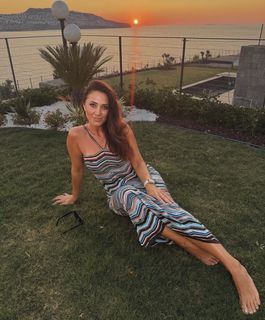 Merve Toy feet photo 1