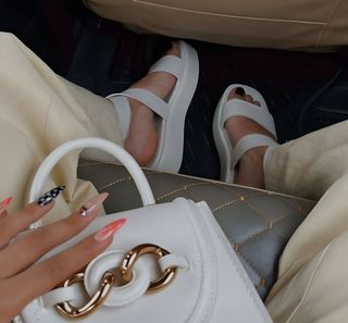 Merve Yalçin feet photo 6