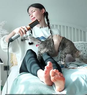 Meryem Can feet photo 11