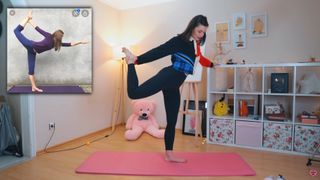 Meryem Can feet photo 9