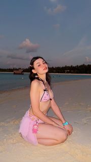 Meryem Can feet photo 5