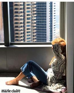 Meryem Uzerli feet photo thumbnail
