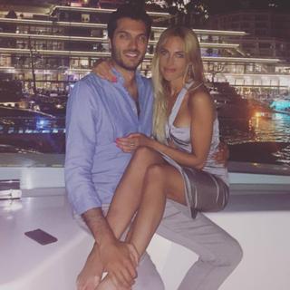 Meryem Uzerli feet photo thumbnail