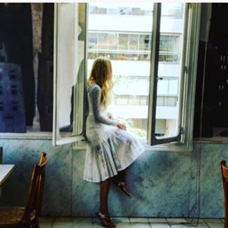 Meryem Uzerli feet photo thumbnail