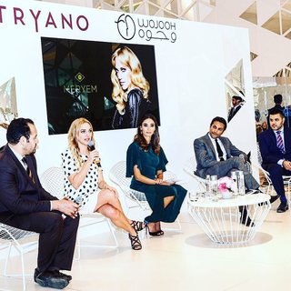 Meryem Uzerli feet photo thumbnail