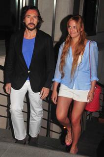 Meryem Uzerli feet photo thumbnail