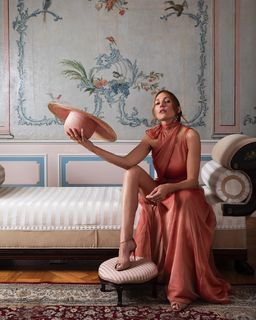 Meryem Uzerli feet photo thumbnail