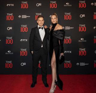 Meryem Uzerli feet photo thumbnail