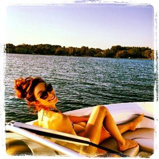Meryl Davis feet photo 1