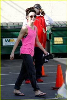 Meryl Davis feet photo 6