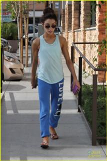 Meryl Davis feet photo 3