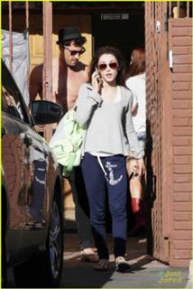 Meryl Davis feet photo 3
