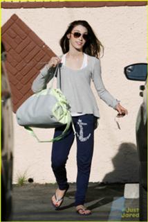 Meryl Davis feet photo 1
